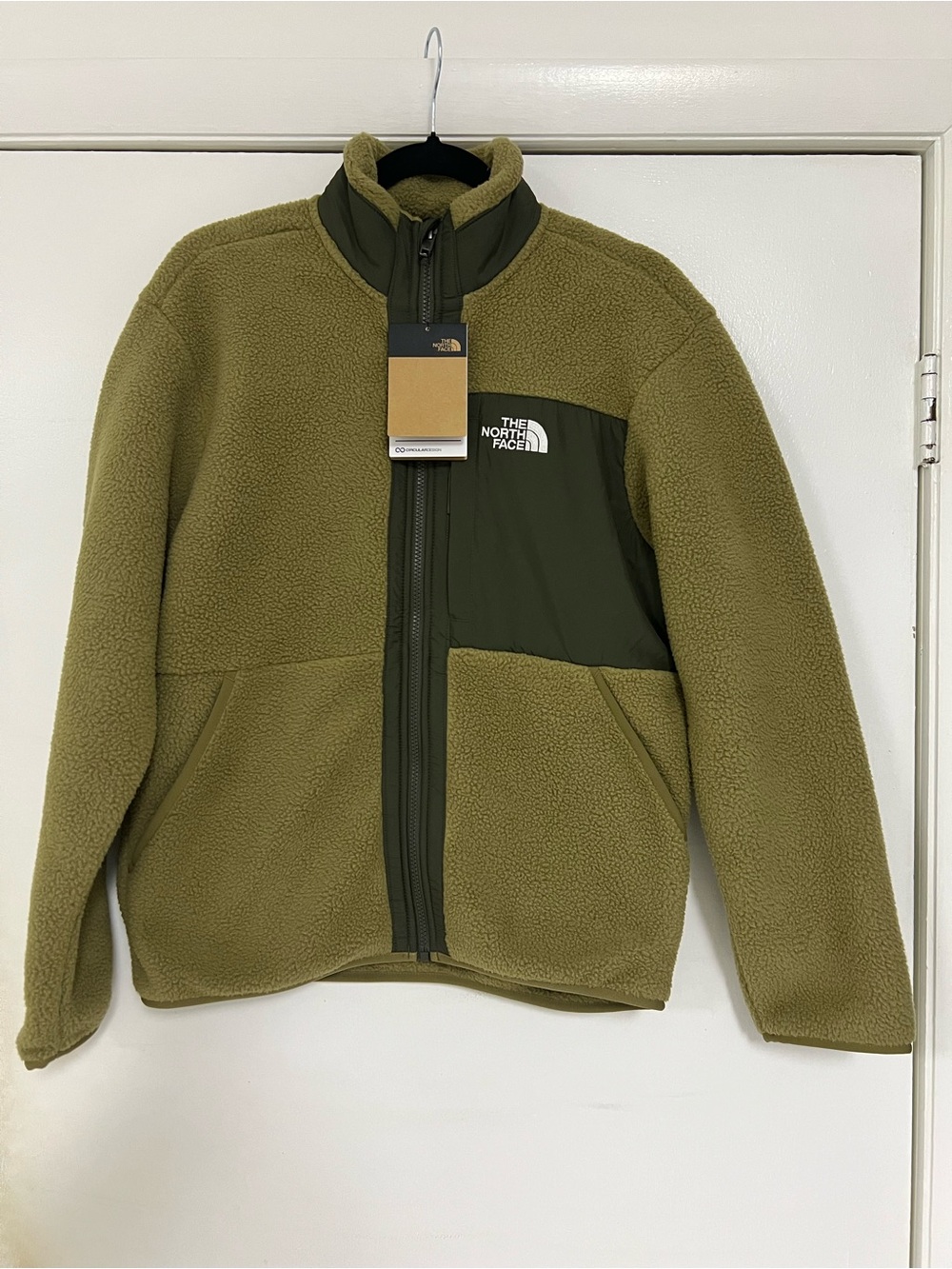 The North Face Boys' Yumiori Full-Zip Fleece Jacket
NWT